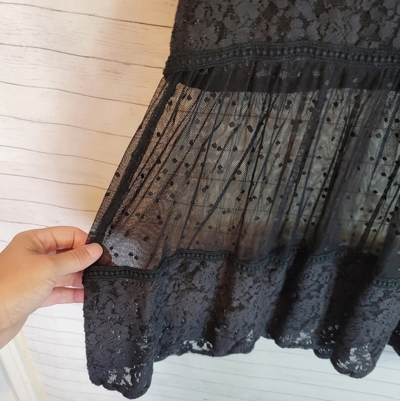 UMGEE BLACK LACE SHEER SLEEVELESS TOP, SZ SMALL - Picture 7 of 12